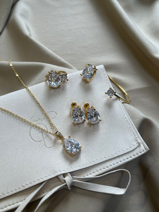 A Y R A Set of 4 in clear stone