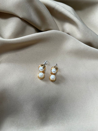 Luxury pearl drop earrings