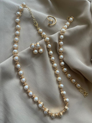 Luxury pearl set of 4