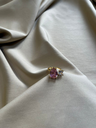 A Y R A ring in pink