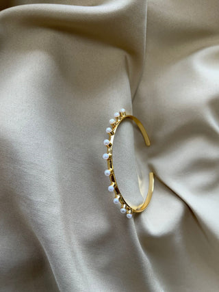 Dainty pearl bangle