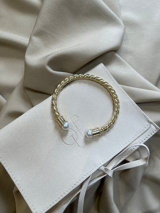 Rope pearl bangle