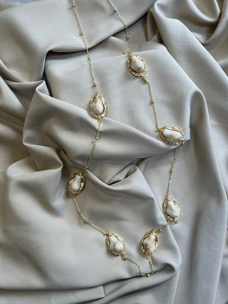Heba cream long necklace