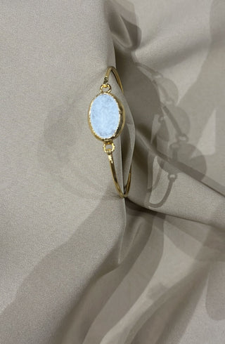 Snow White stone clear clasp bangle