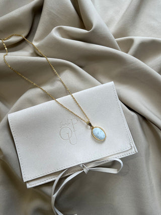 Snow White textured stone necklace